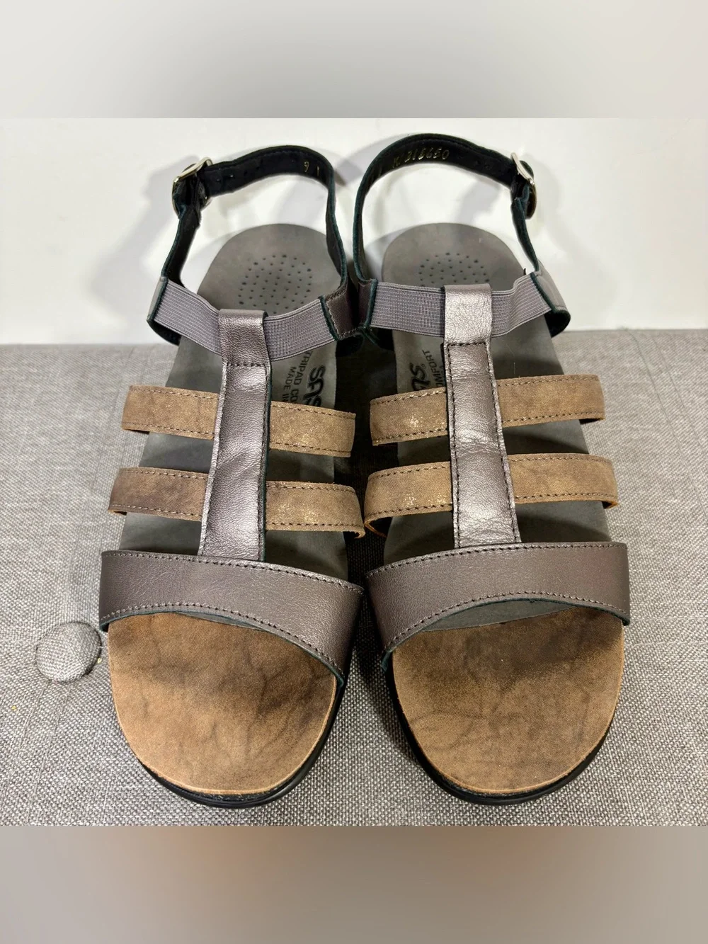 SAS Allegro Metallic Shimmery Strappy Heeled Sandals- woman’s 9 NARROW